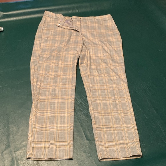 Zara Dress Slacks, excellent condition - Picture 3 of 10